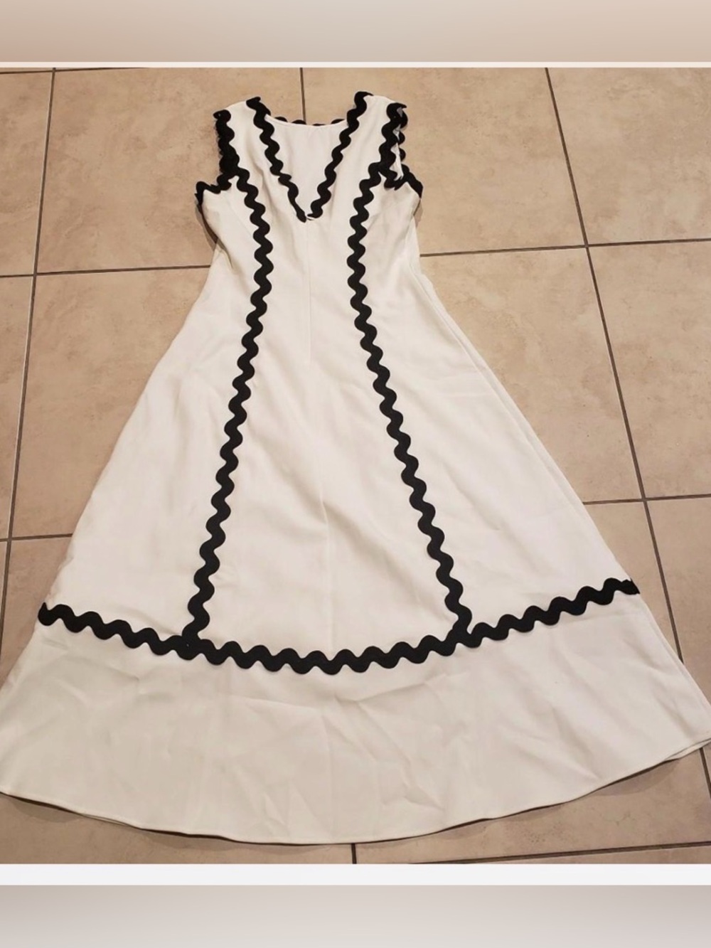 Commense constrast Trim Sleeveless midi dress - Picture 4 of 8
